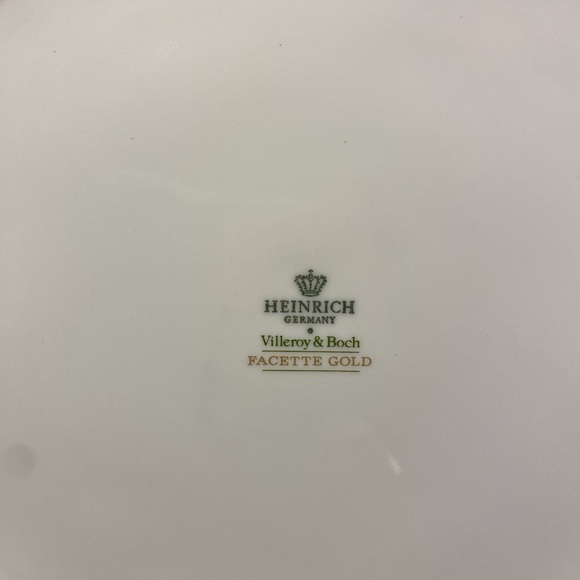 VILLEROY & BACH SOUP TUREEN - Picture 5 of 9